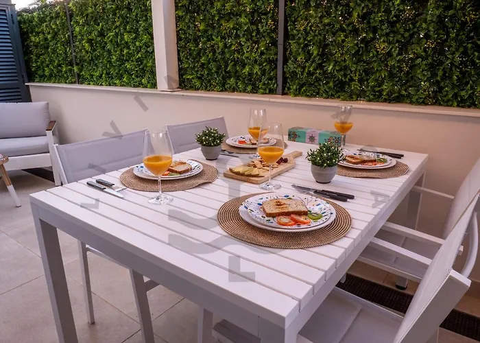 Livinmálaga álamos * Torremolinos